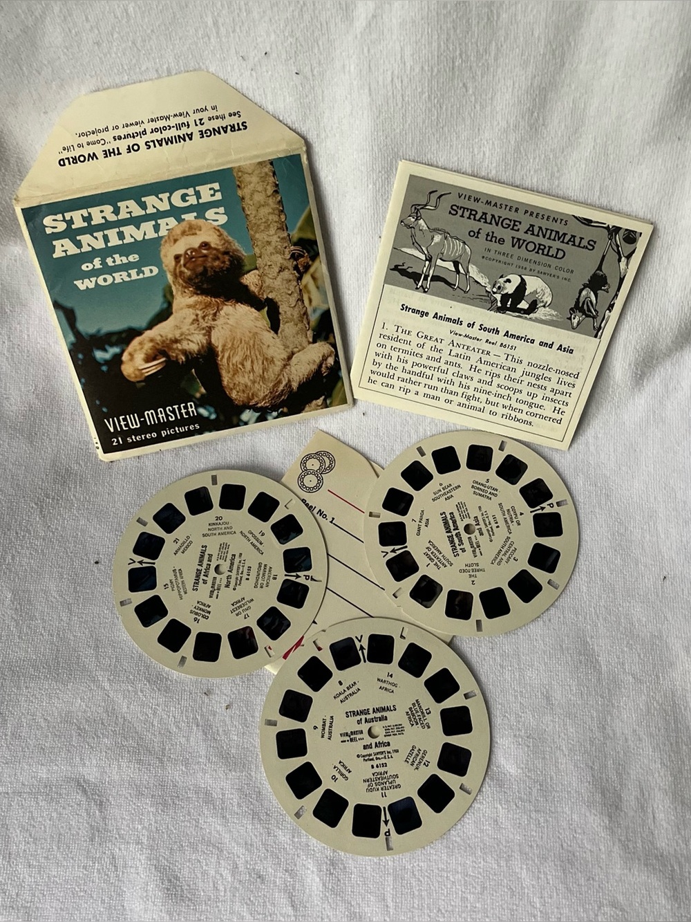 View-Master Strange Animals of the World - 3 reel packet B615 Folder Booklet Set